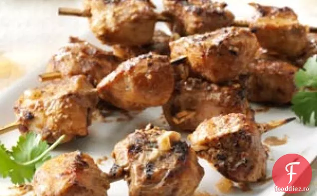 Broșe picante de pui cu arahide