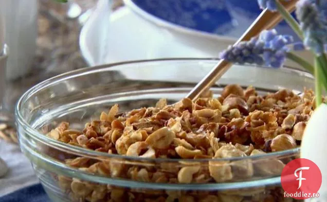 Granola cu alune prăjite
