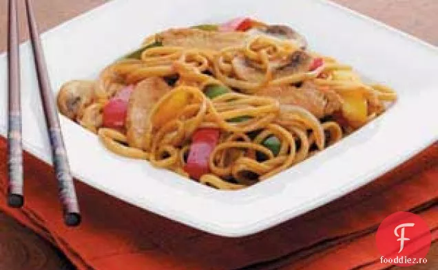 Lo Mein cu curcan prăjit