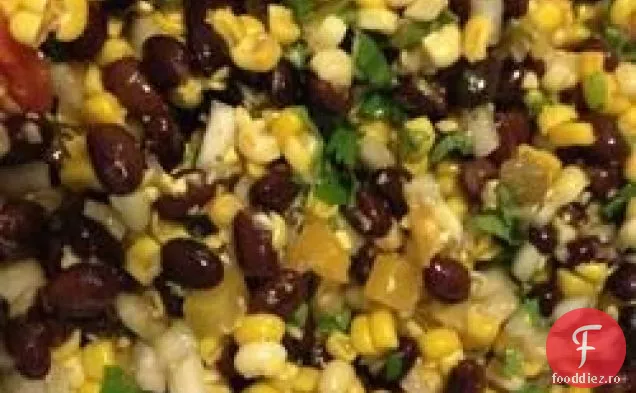 Garnitură de salsa picantă cu fasole și porumb