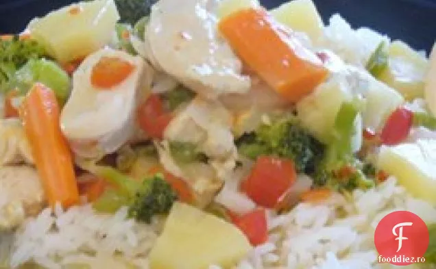Curry De Pui Cu Ananas Thailandez