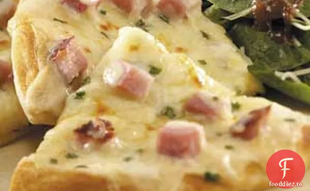 Pizza cu șuncă și brânză