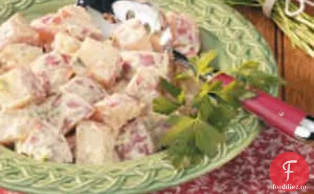 Salată de cartofi cu conținut scăzut de grăsimi