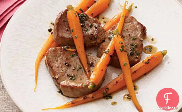 Filet de porc glazurat cu miere și morcovi