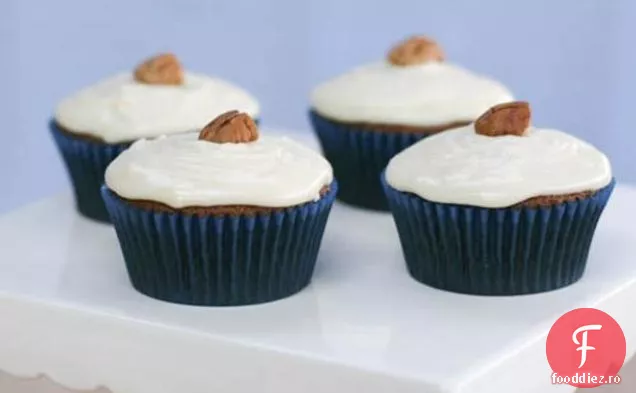Cupcakes De Morcovi Cu Glazură De Brânză Cremă De Arțar