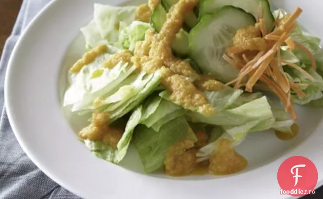 Salată Asiatică Cu Sos De Ghimbir De Morcovi