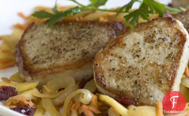 Carne De Porc Cu Slaw Cald De Mere-Morcov