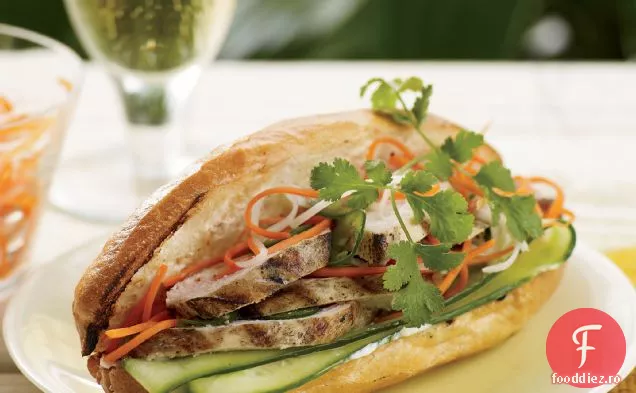 Banh Mi Pui La Grătar