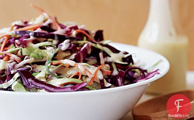Asiatice salată de varză cu Miso-ghimbir Dressing