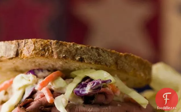Sandvișuri Cu Salată De Varză De Vită Și Hrean