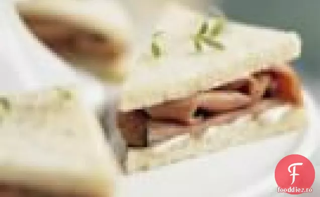 Sandvișuri Cu Ceai De Maioneză De Vită Și Hrean