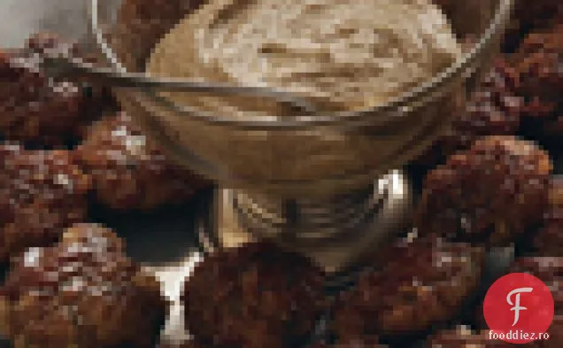 Mușcături de Bratwurst de casă cu bere și muștar de hrean