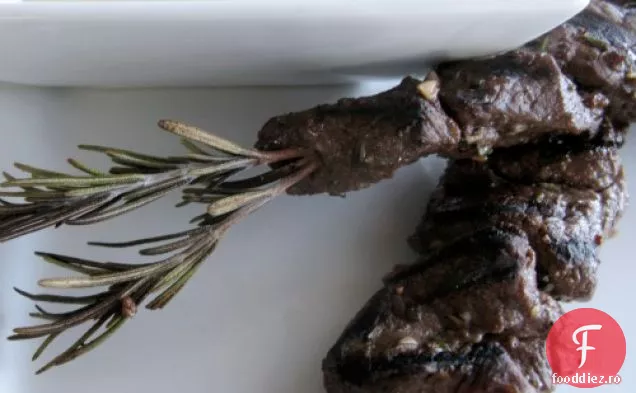 Frigarui De Venison De Rozmarin Cu Baie De Cai