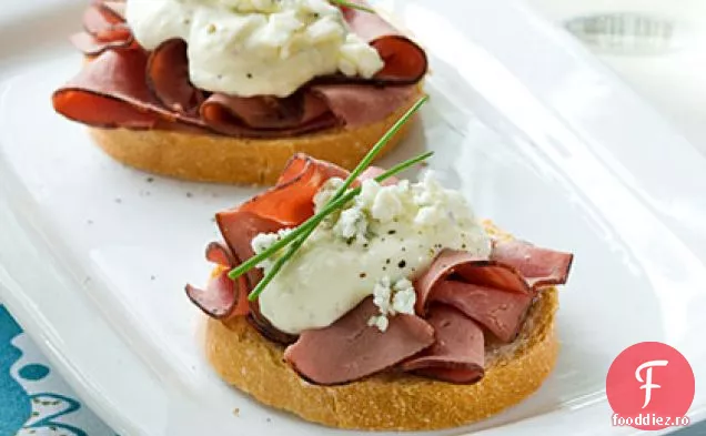 Crostini de vită și albastru