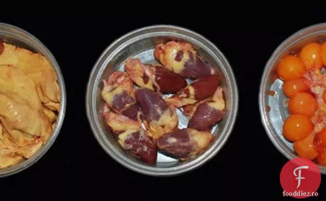Cotlete de găină de guineea și ouă nedecorticate cu legume de toamnă
