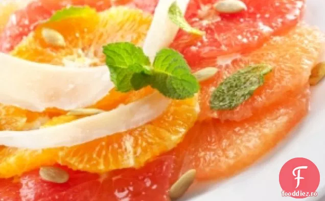 Salata de burtă plată a pisicii Cora