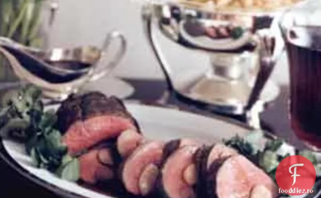 Filet de vită cu vin roșu și sos de măduvă
