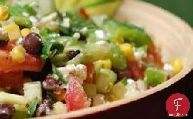 Salată De Fasole Neagră, Porumb Și Roșii Cu Brânză Feta