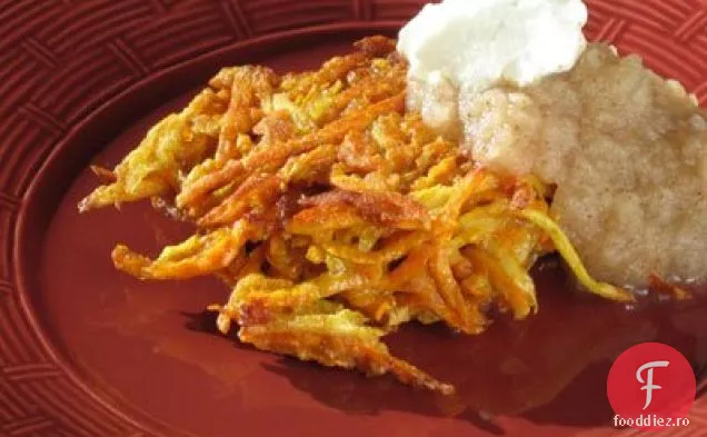 Fritters De Ignam Și Păstârnac Cu Sos De Mere Condimentat
