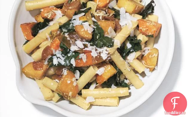 Ziti cu legume rădăcinoase prăjite în tigaie