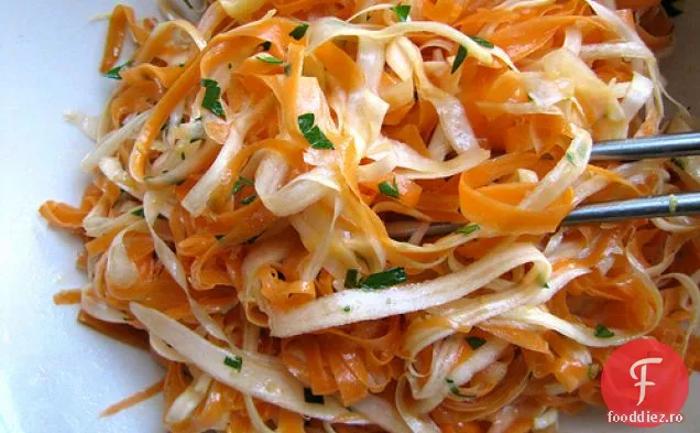 Salată Crudă De Morcovi Și Păstârnac