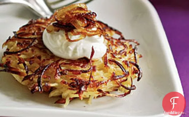 Clătite De Păstârnac Cu Ceapă Caramelizată Și Smântână