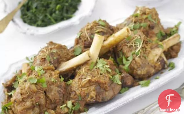 Carne De Miel Și Curry De Castane Cu Piure De Păstârnac