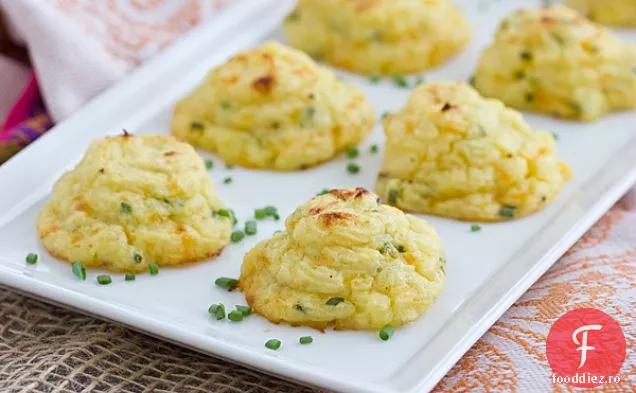 Cartofi de Ducesă Cheddar și arpagic tăiați