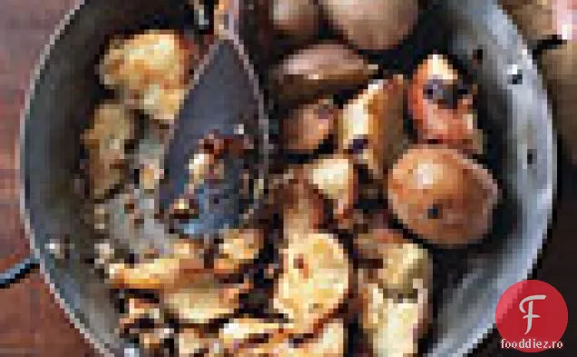 Cartofi roșii pentru Bebeluși zdrobiți cu ardei iute Ancho și brânză Jack uscată