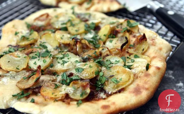 Pizza Cu Cartofi Și Brânză Albastră