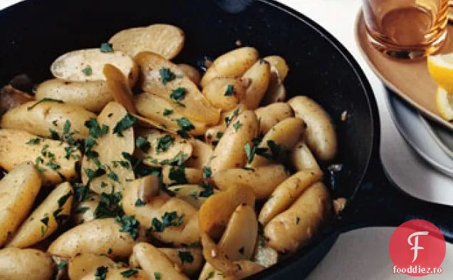 Cartofi de tigaie cu măsline și lămâie