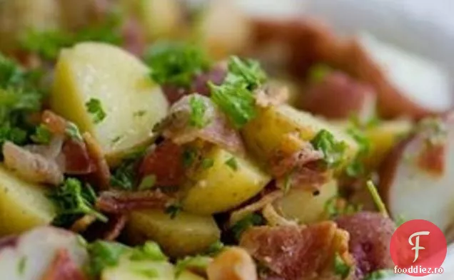 Salată De Cartofi Cu Slănină Și Pătrunjel