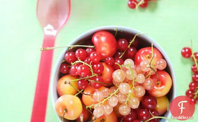 Salată De Fenicul Și Ridiche Cu Cireșe Mai Ploioase Și Brânză De Capră