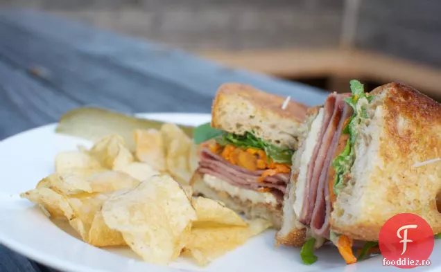 Sandwich Cu Șuncă Și Cartofi Dulci