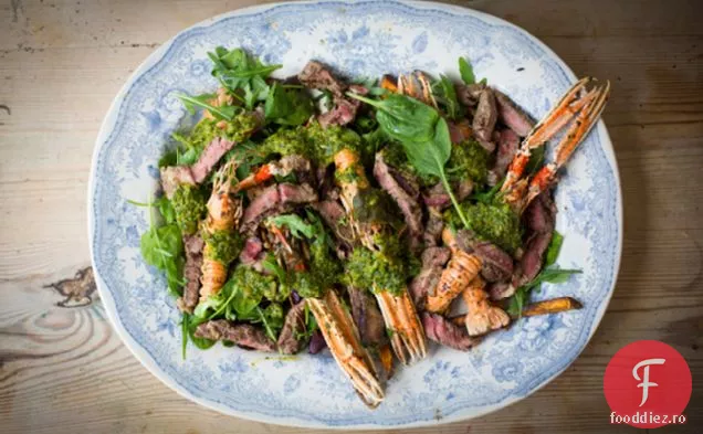 Chimichurri Surf Și Gazon Cu Chipsuri Slabe De Cartofi Dulci Și Un