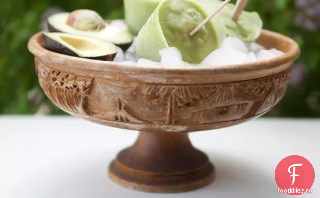 Paletas de Aguacate Y Coco (Popsicles de avocado și nucă de cocos)