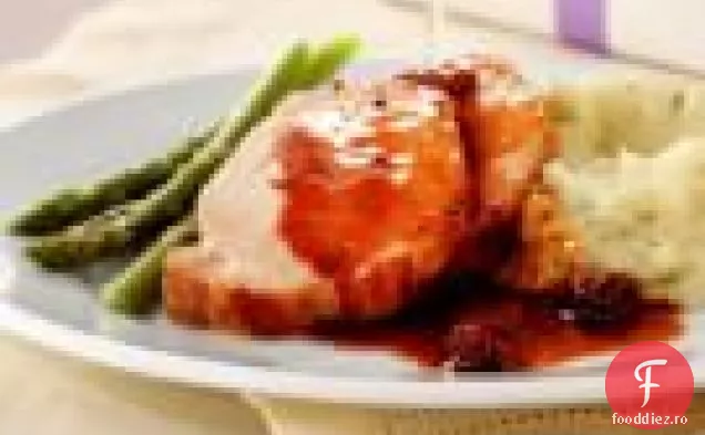 Cotlet de porc prăjit cu sos tartă de cireșe-port
