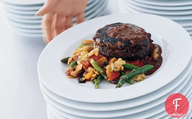 Carne de vită carbonizată cu lămâie a lui Rosen cu spaetzle cu ierburi crocante