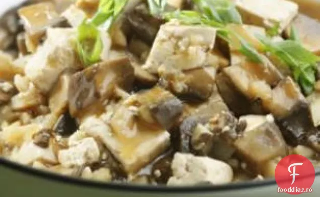 Ciuperci Fierte Chinezești Și Tofu