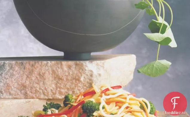 Fidea Udon Cu Broccoli Și Ardei