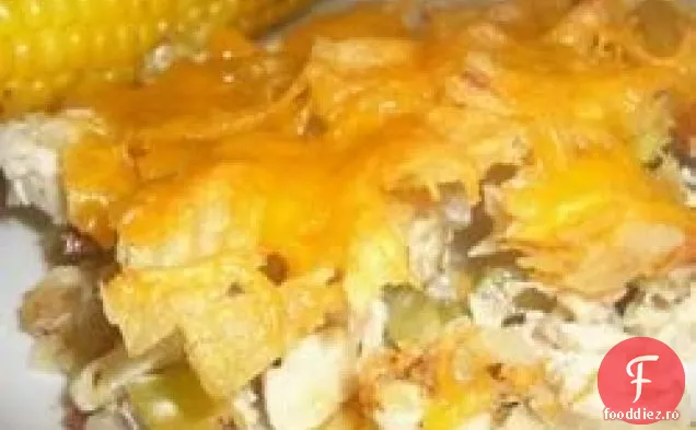 Caserola De Salată De Pui Fierbinte