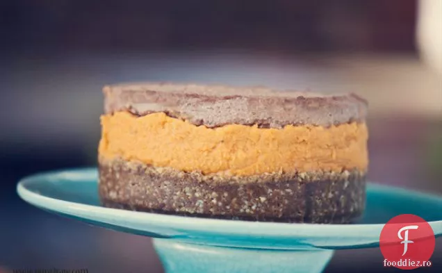 Tort cu trei straturi (crud, fără Gluten, Vegan, fără soia, cu conținut scăzut de zahăr)