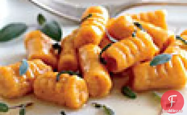 Gnocchi de cartofi dulci cu unt brun și salvie