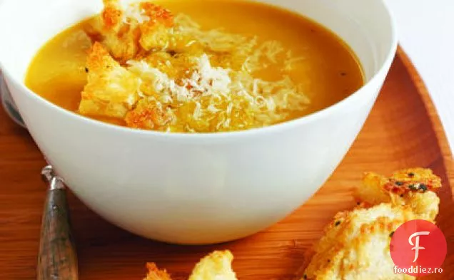 Crutoane de salvie și parmezan