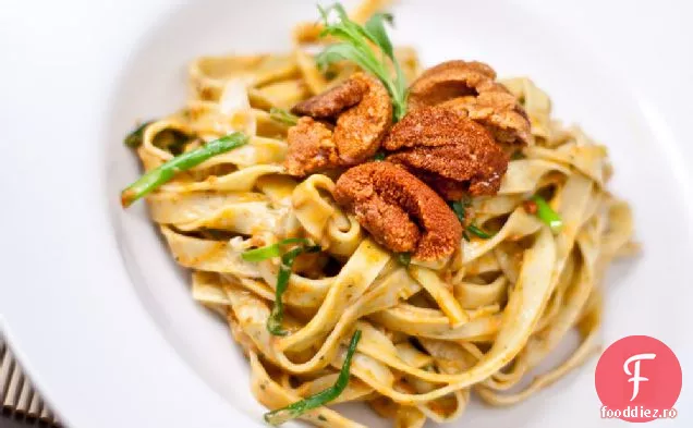Tagliatelle De Tarhon Cu Unt De Arici De Mare