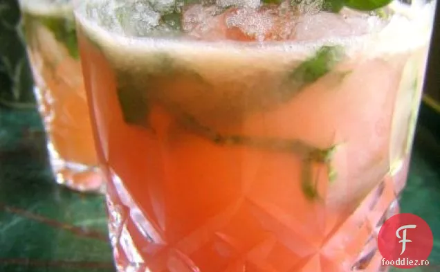 Cocktail De Busuioc De Rubarbă