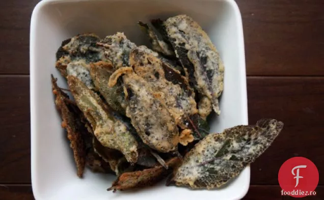 Tempura De Salvie Crocantă
