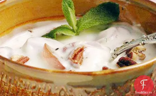 Salată Raita de struguri roșii și mentă