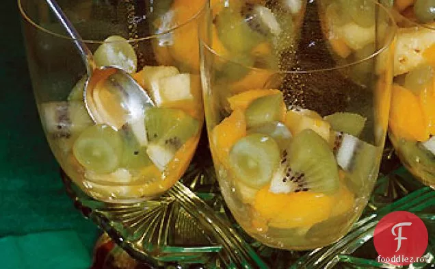 Ceașcă de fructe cu sirop de var