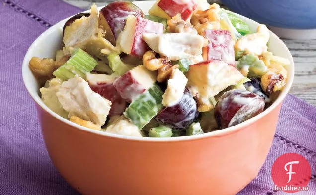 Salată De Pui Waldorf